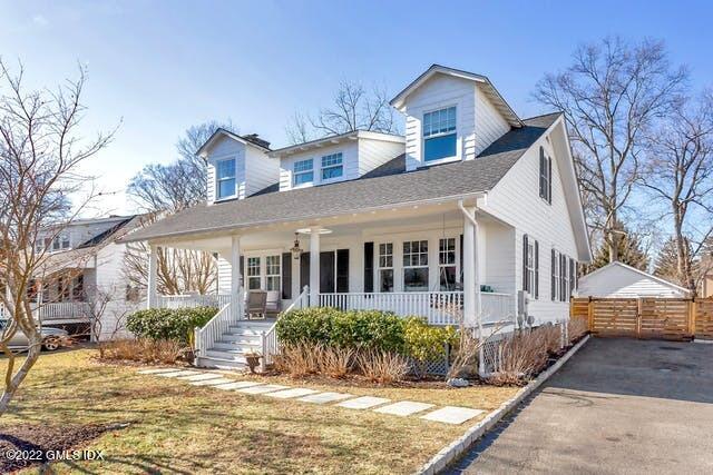 11 Roosevelt Avenue, Old Greenwich, Connecticut - 5 Bedrooms  
2.5 Bathrooms - 