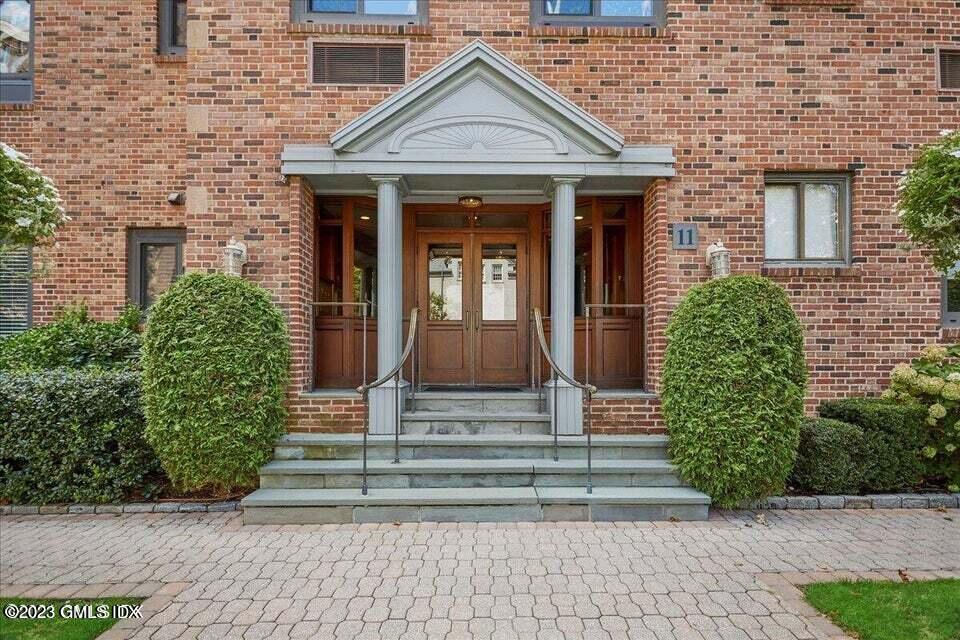 Property for Sale at 11 Lafayette Court, Greenwich, Connecticut - Bedrooms: 2 
Bathrooms: 3  - $1,250,000