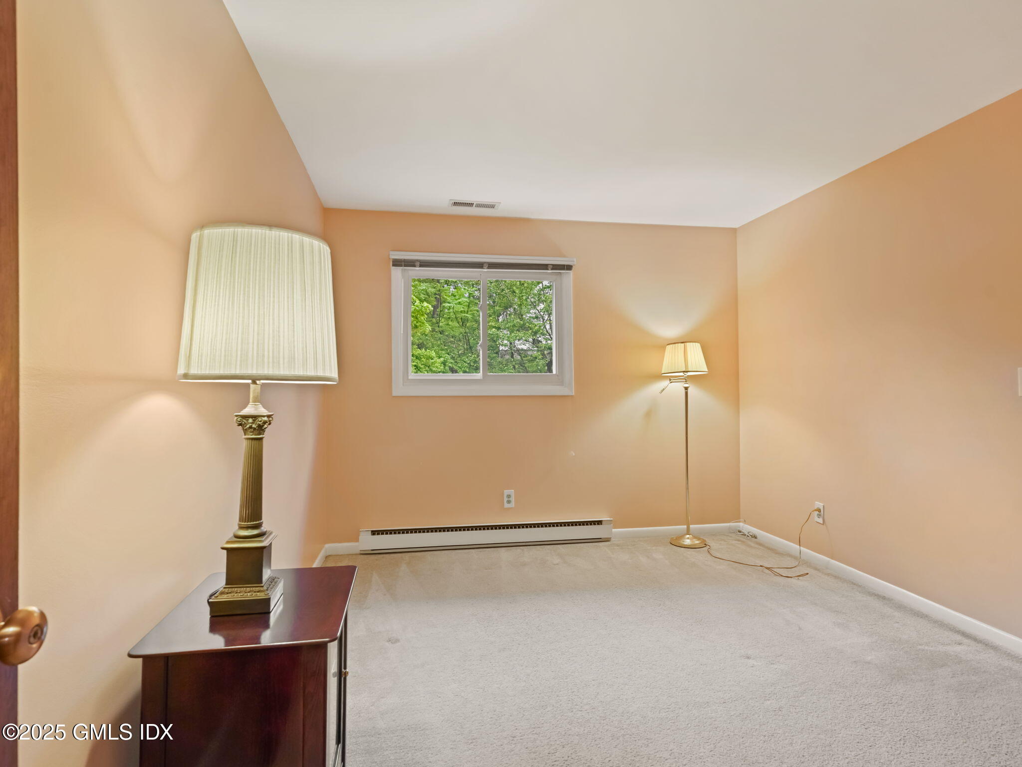 Cos Cob, Connecticut 06807, United States, 3 Bedrooms Bedrooms, ,3 BathroomsBathrooms,Residential,Active,138387
