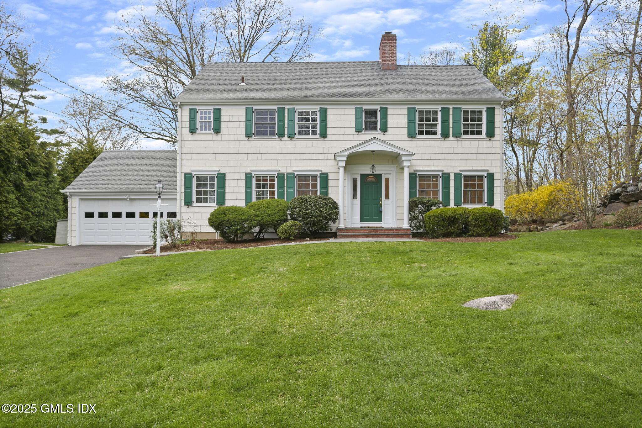 Rental Property at 29 Verona Drive, Riverside, Connecticut - Bedrooms: 4 
Bathrooms: 5  - $16,000 MO.
