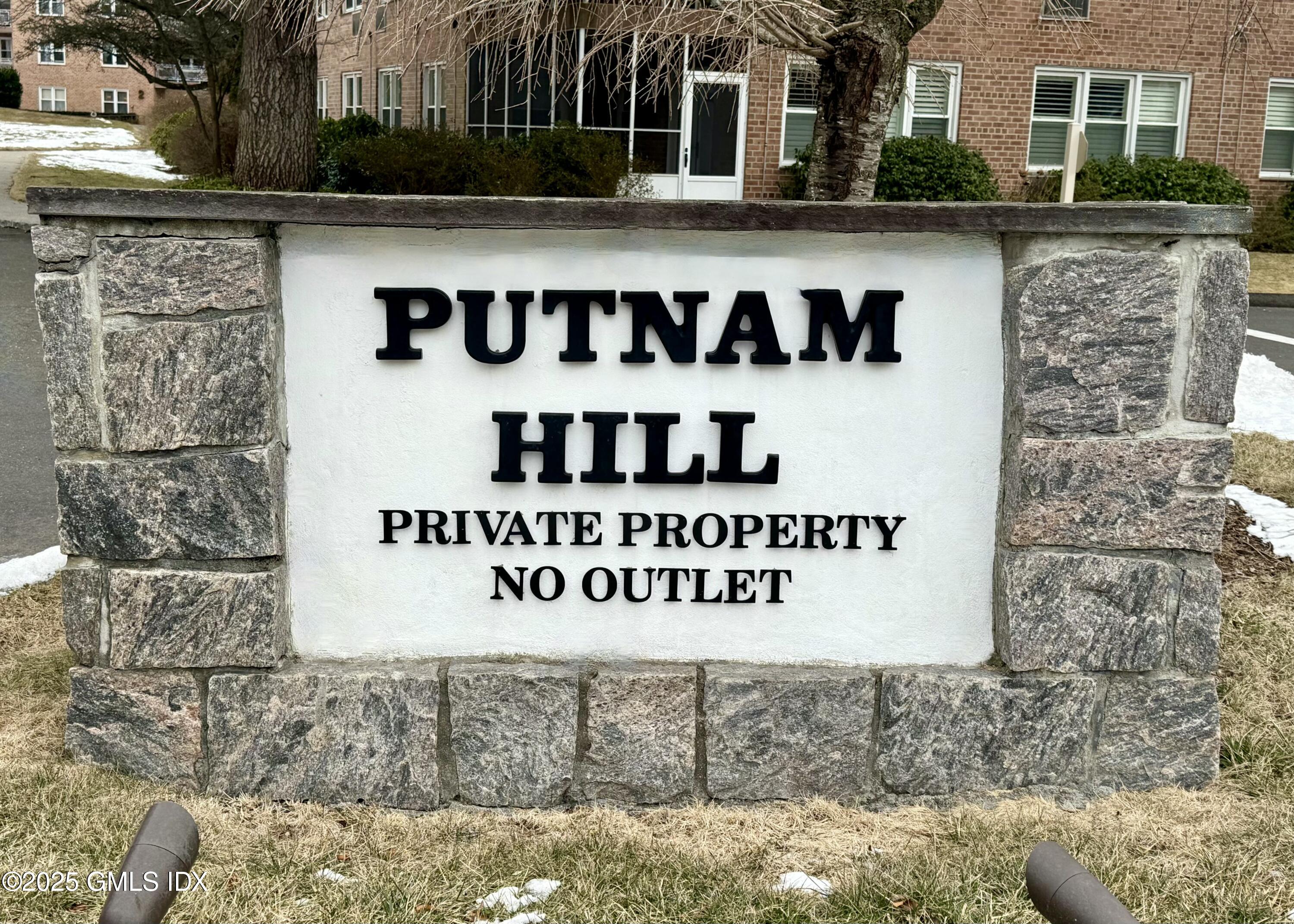 Property for Sale at 3 Putnam Hill, Greenwich, Connecticut - Bedrooms: 1 
Bathrooms: 1  - $395,000