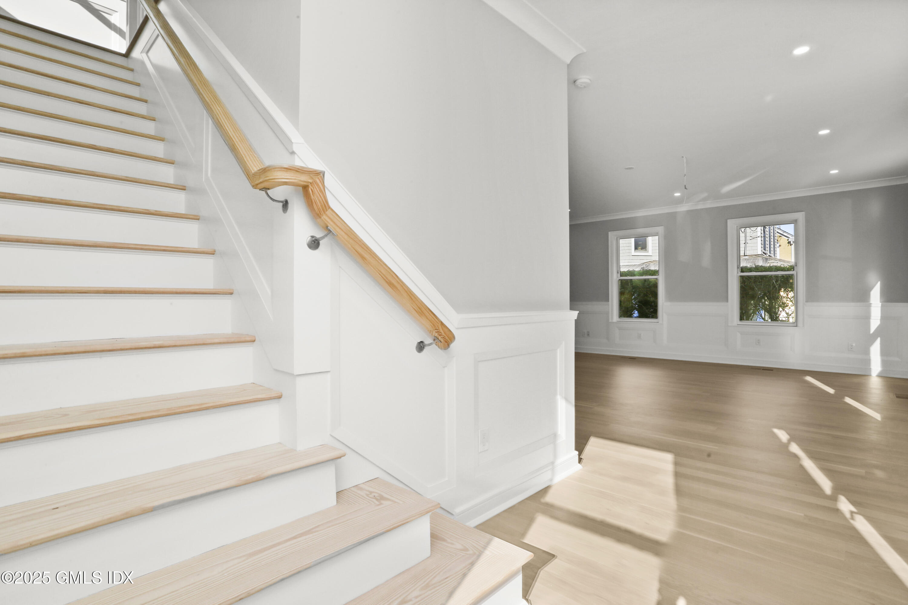 Cos Cob, Connecticut 06807, United States, 4 Bedrooms Bedrooms, ,5 BathroomsBathrooms,Residential,Contingent,116768
