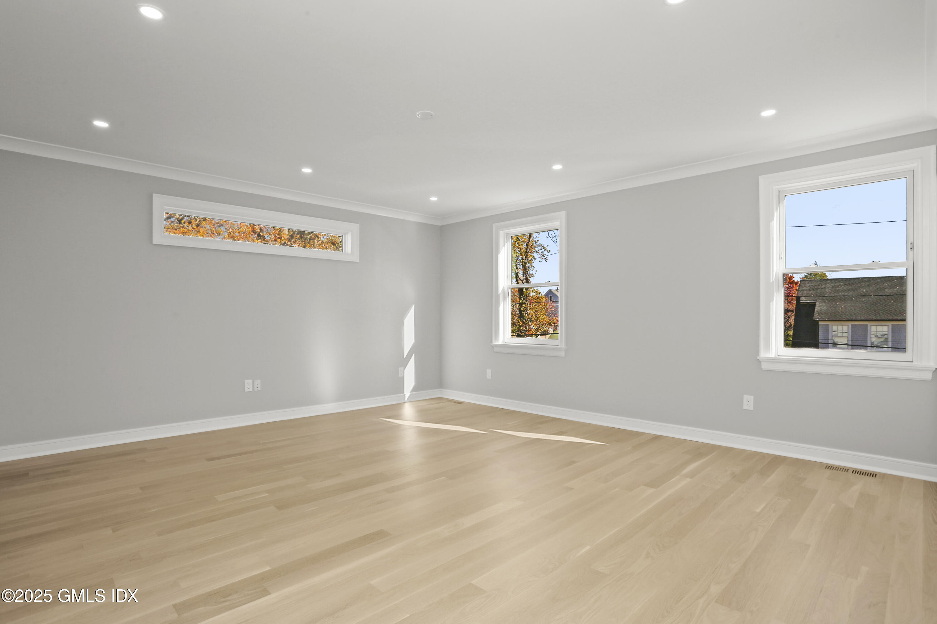 Cos Cob, Connecticut 06807, United States, 4 Bedrooms Bedrooms, ,5 BathroomsBathrooms,Residential,Contingent,116768