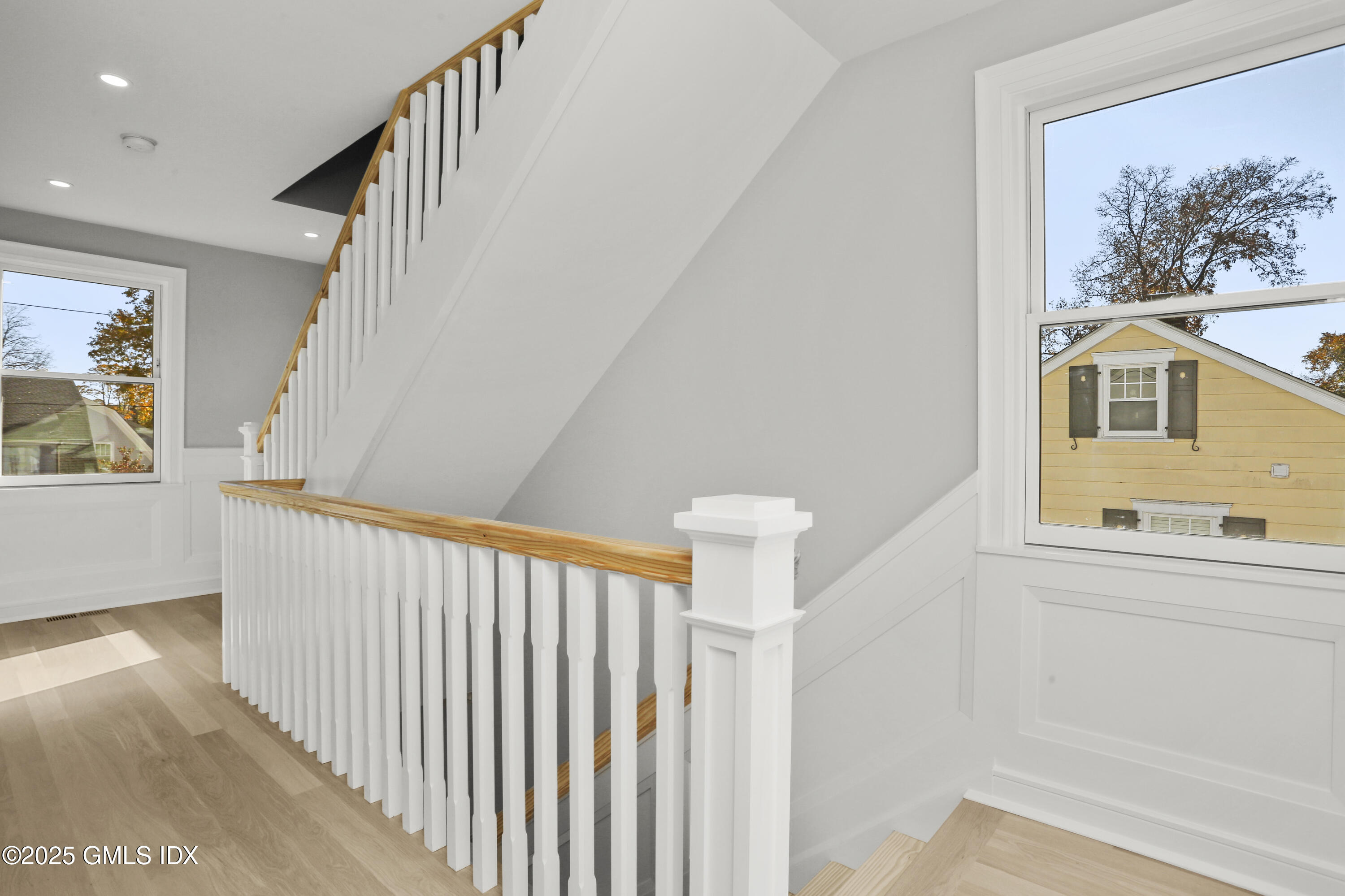 Cos Cob, Connecticut 06807, United States, 4 Bedrooms Bedrooms, ,5 BathroomsBathrooms,Residential,Contingent,116768