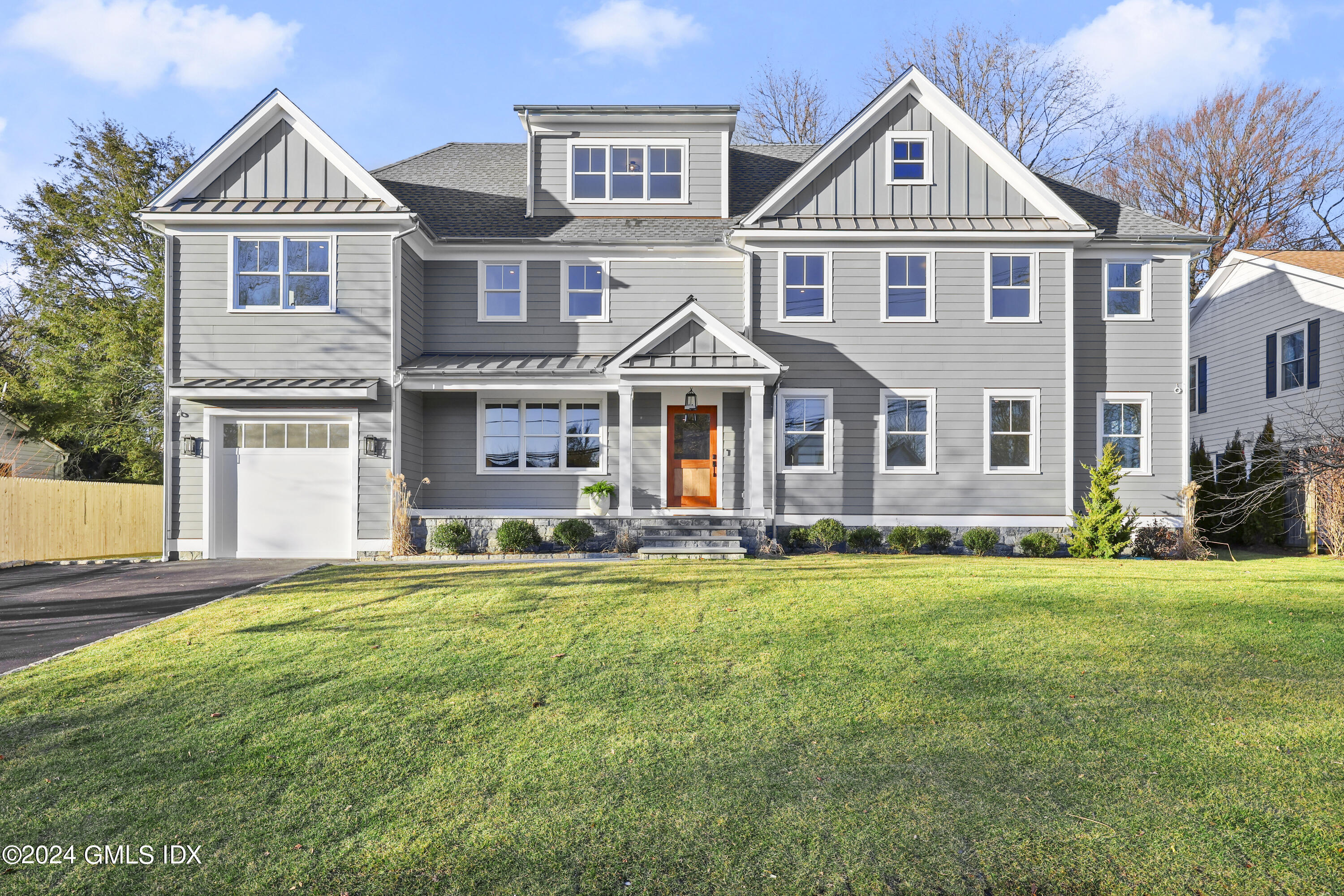 Property for Sale at 5 Northridge Road, Old Greenwich, Connecticut - Bedrooms: 5 
Bathrooms: 6.5  - $3,438,000