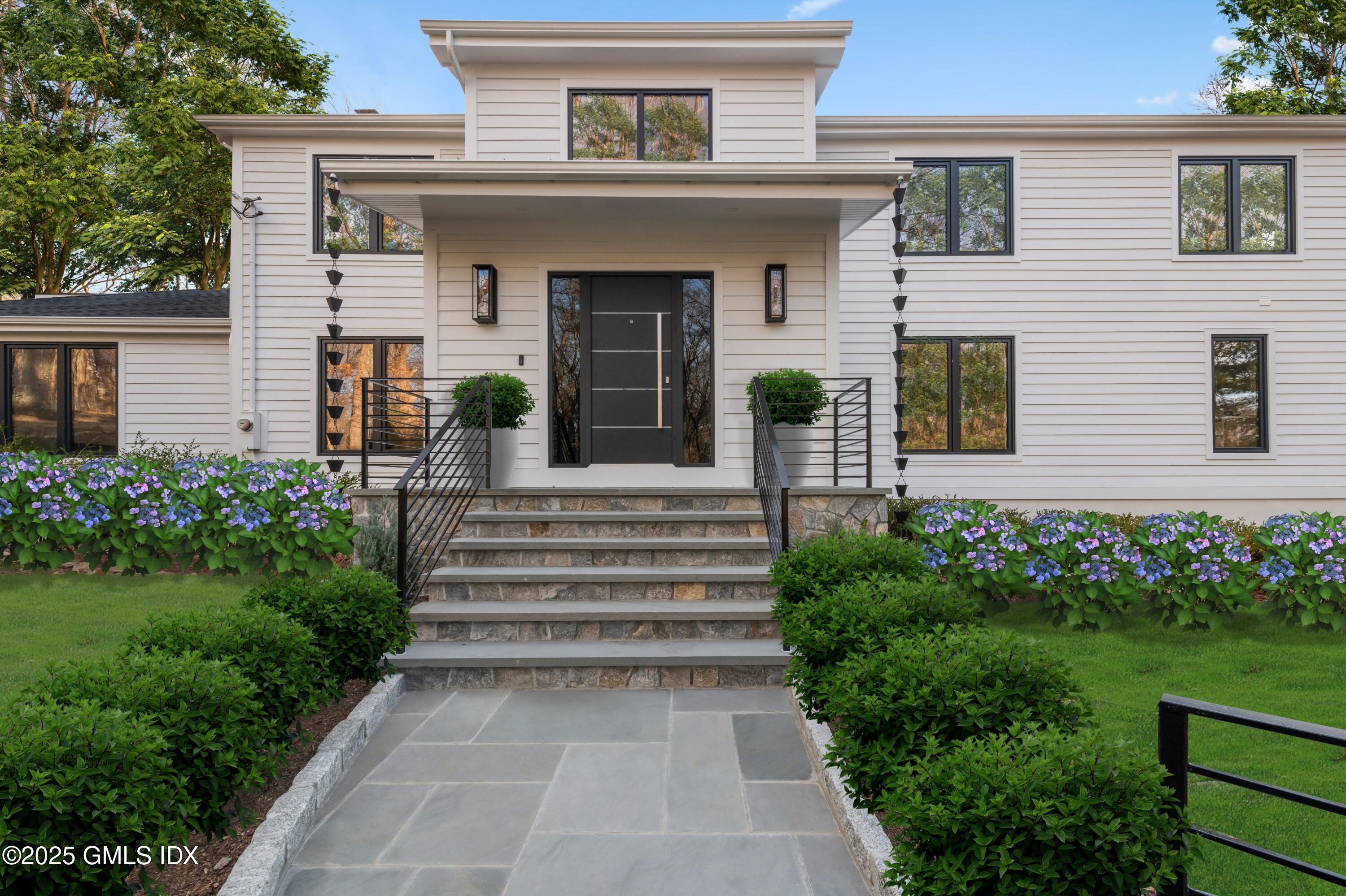34 Thunder Mountain Road, Greenwich, Connecticut - 5 Bedrooms  
5.5 Bathrooms - 