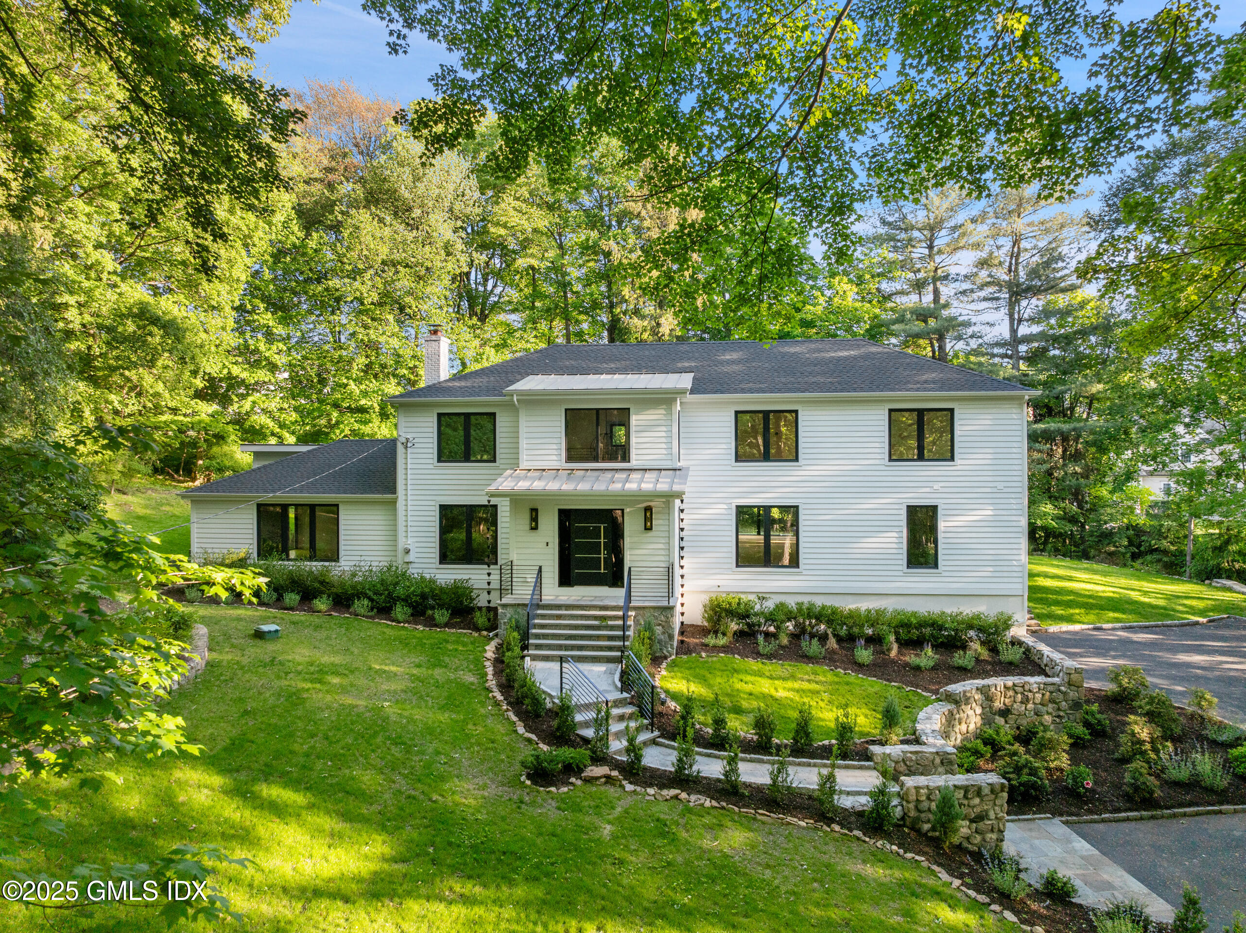 34 Thunder Mountain Road, Greenwich, Connecticut - 5 Bedrooms  
5.5 Bathrooms - 