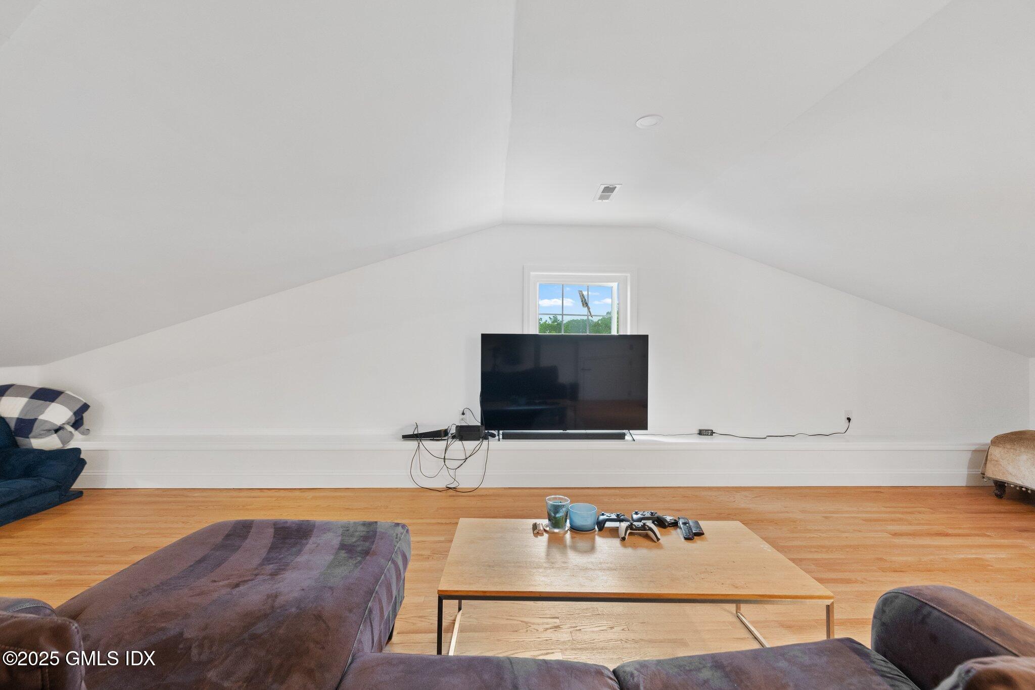 Stamford, Connecticut 06906, United States, ,Residential,Active,225509