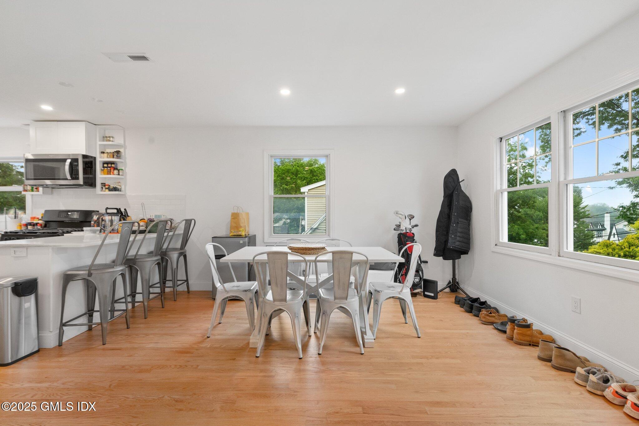 Stamford, Connecticut 06906, United States, ,Residential,Active,225509