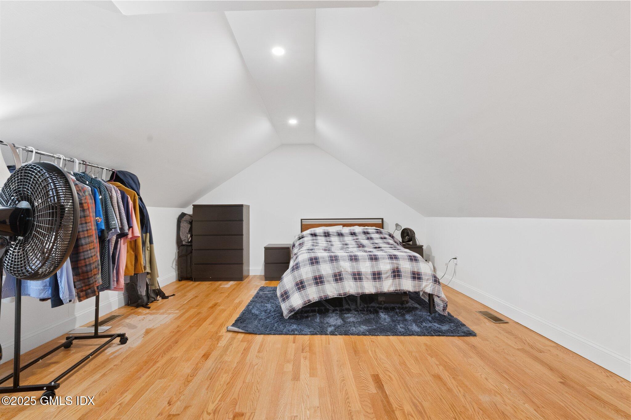 Stamford, Connecticut 06906, United States, ,Residential,Active,225509