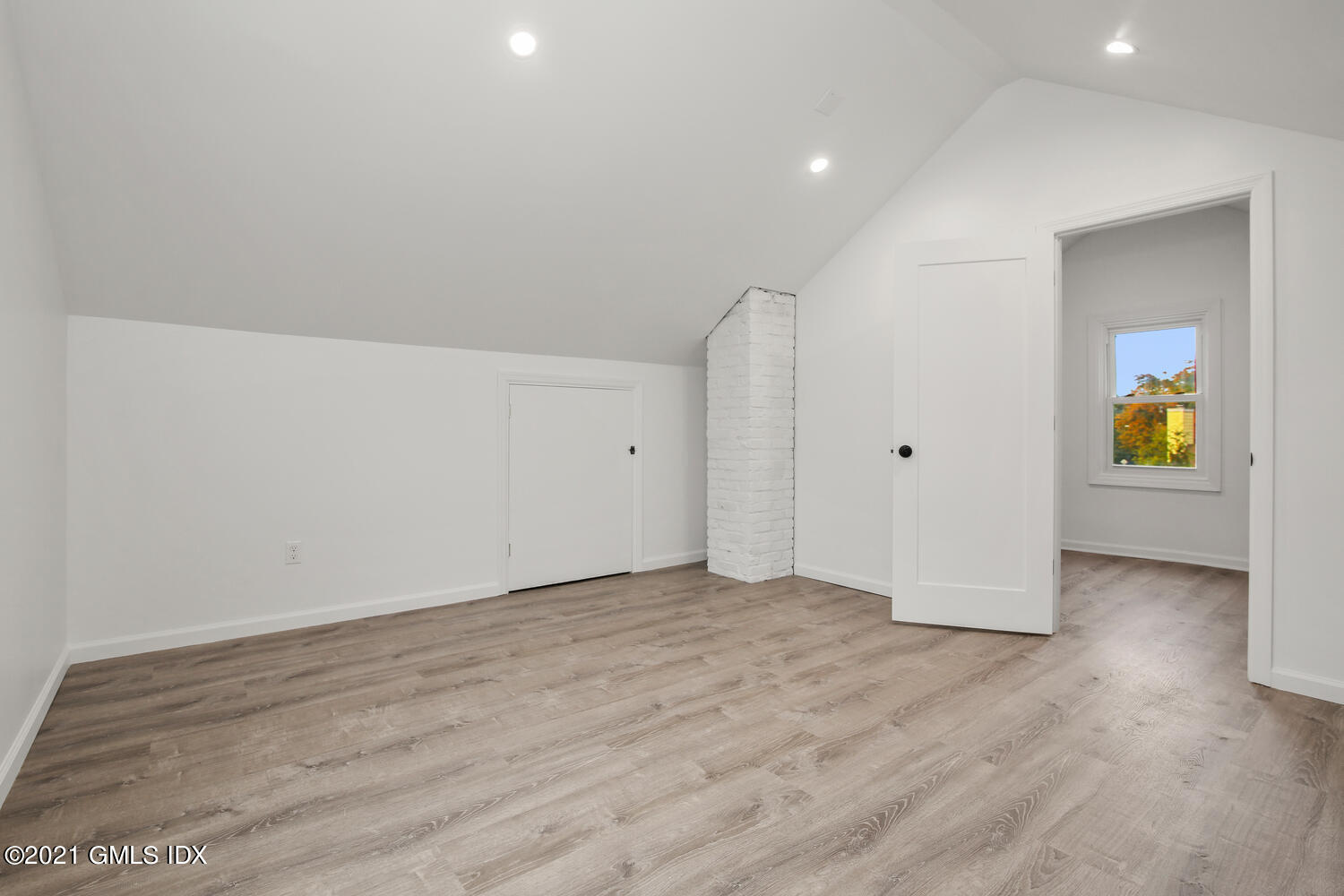 Cos Cob, Connecticut 06807, United States, 3 Bedrooms Bedrooms, ,1 BathroomBathrooms,Residential,Active,139018