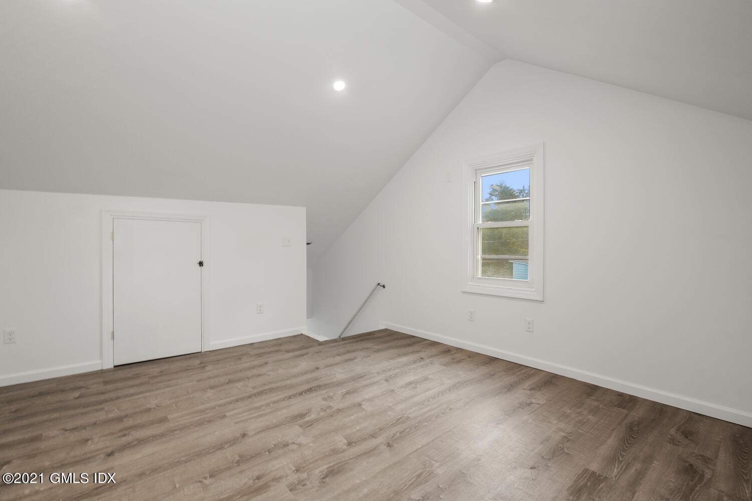 Cos Cob, Connecticut 06807, United States, 3 Bedrooms Bedrooms, ,1 BathroomBathrooms,Residential,Active,139018