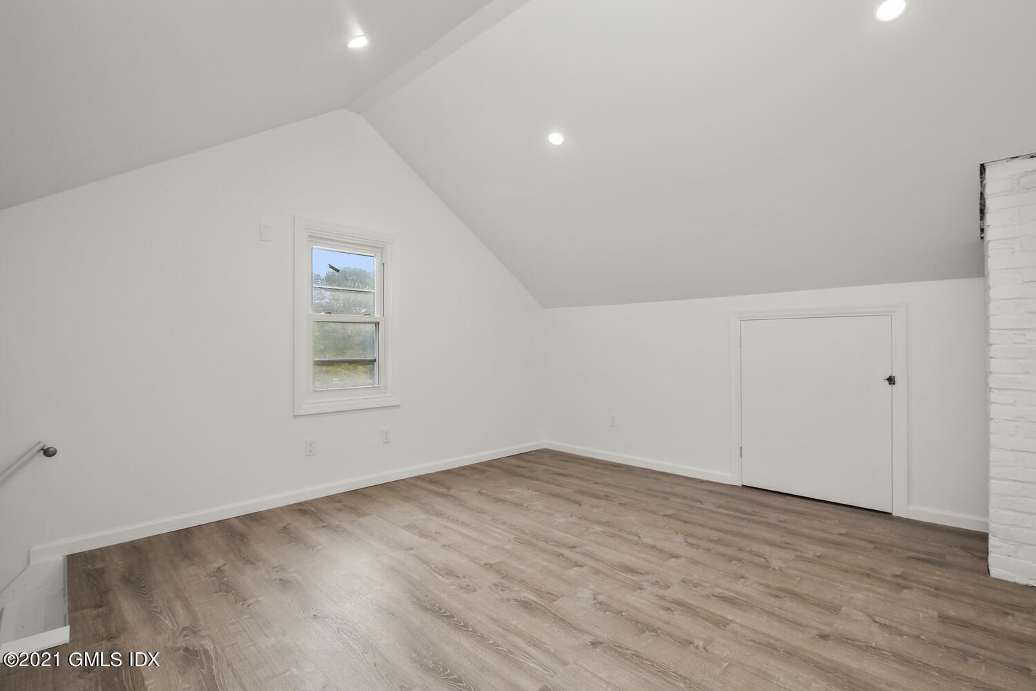 Cos Cob, Connecticut 06807, United States, 3 Bedrooms Bedrooms, ,1 BathroomBathrooms,Residential,Active,139018