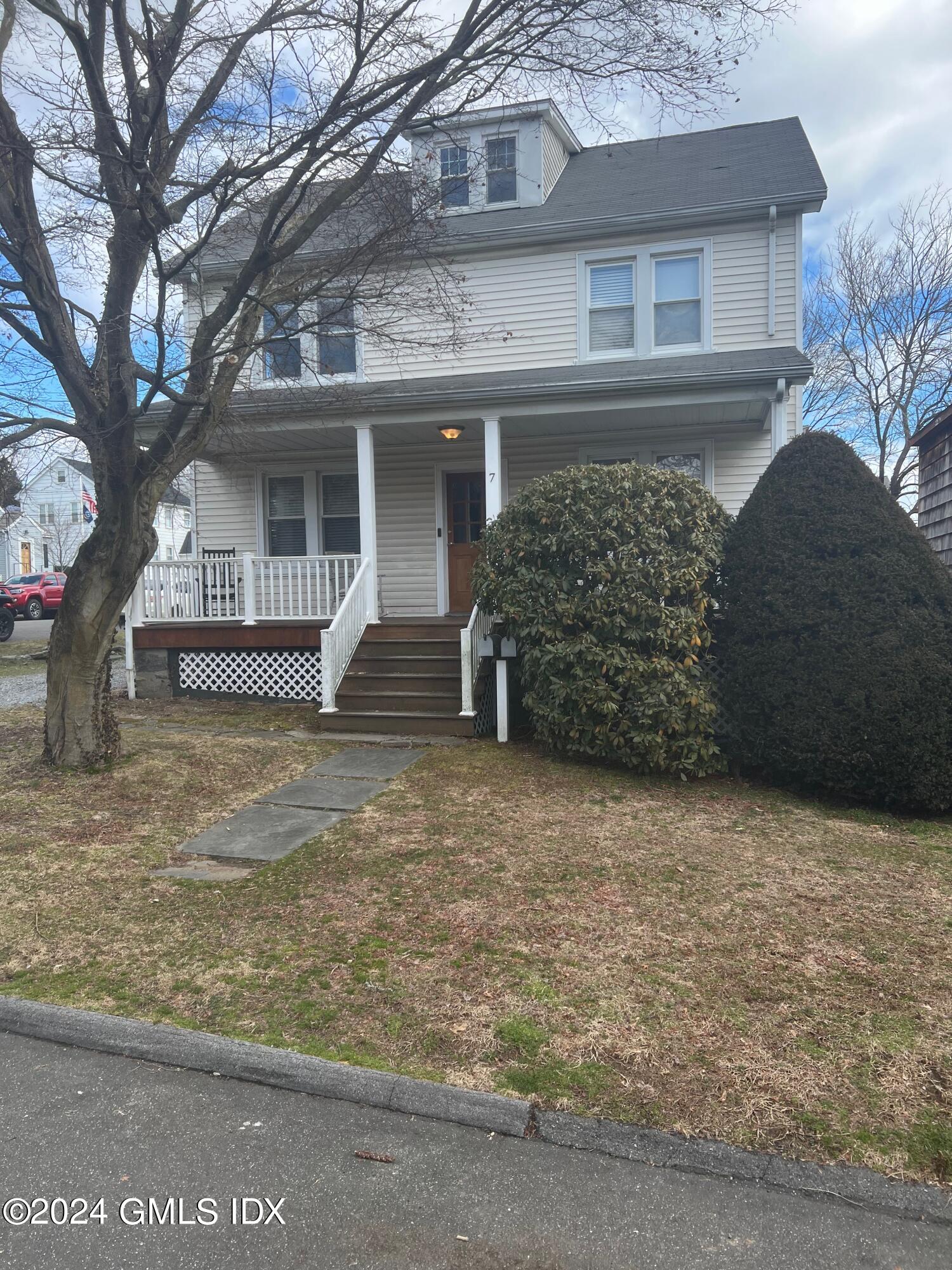 7 S Smith Street, Greenwich, Connecticut - 3 Bedrooms  2 Bathrooms - 