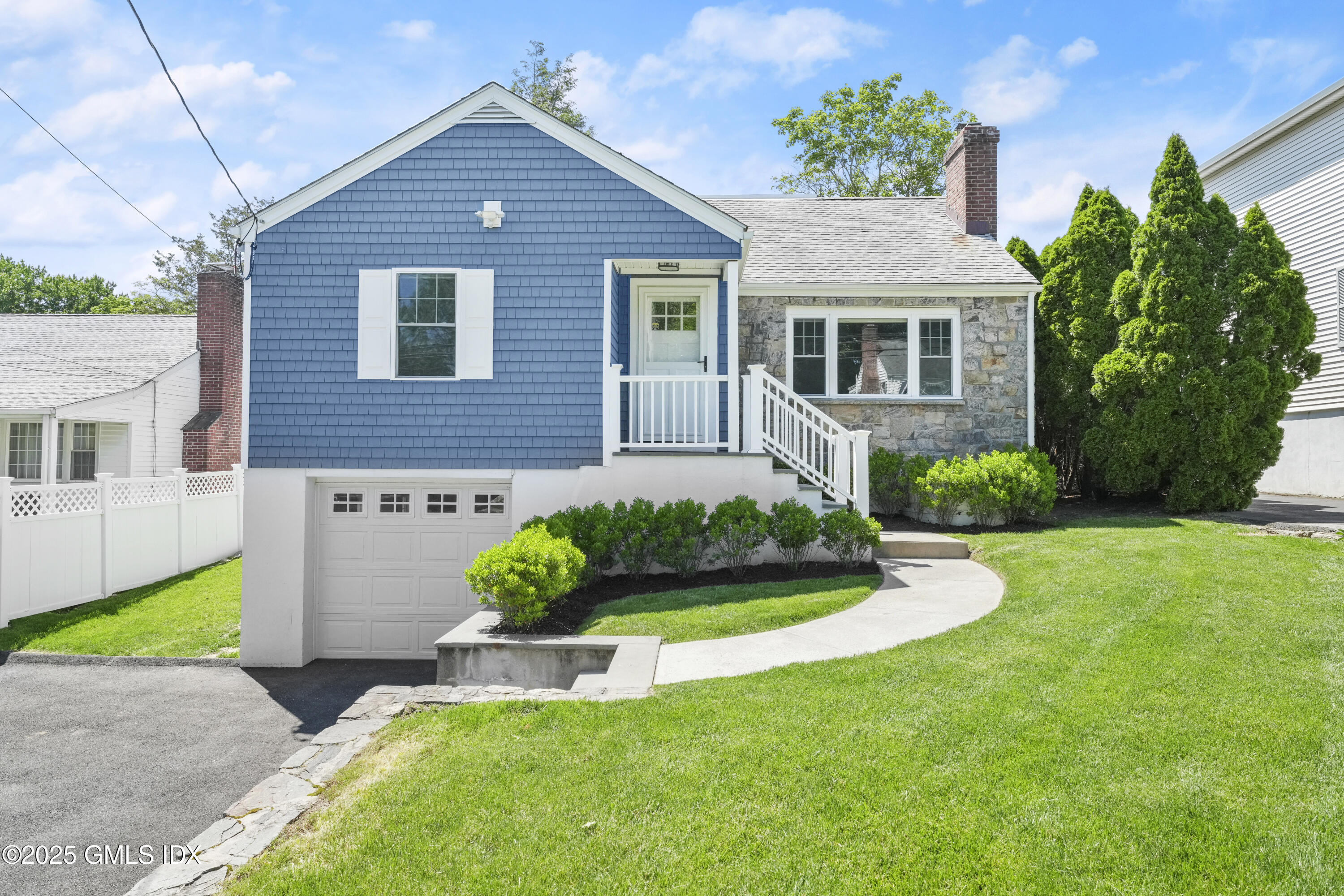 36 Sheephill Road, Riverside, Connecticut - 4 Bedrooms  
3 Bathrooms - 