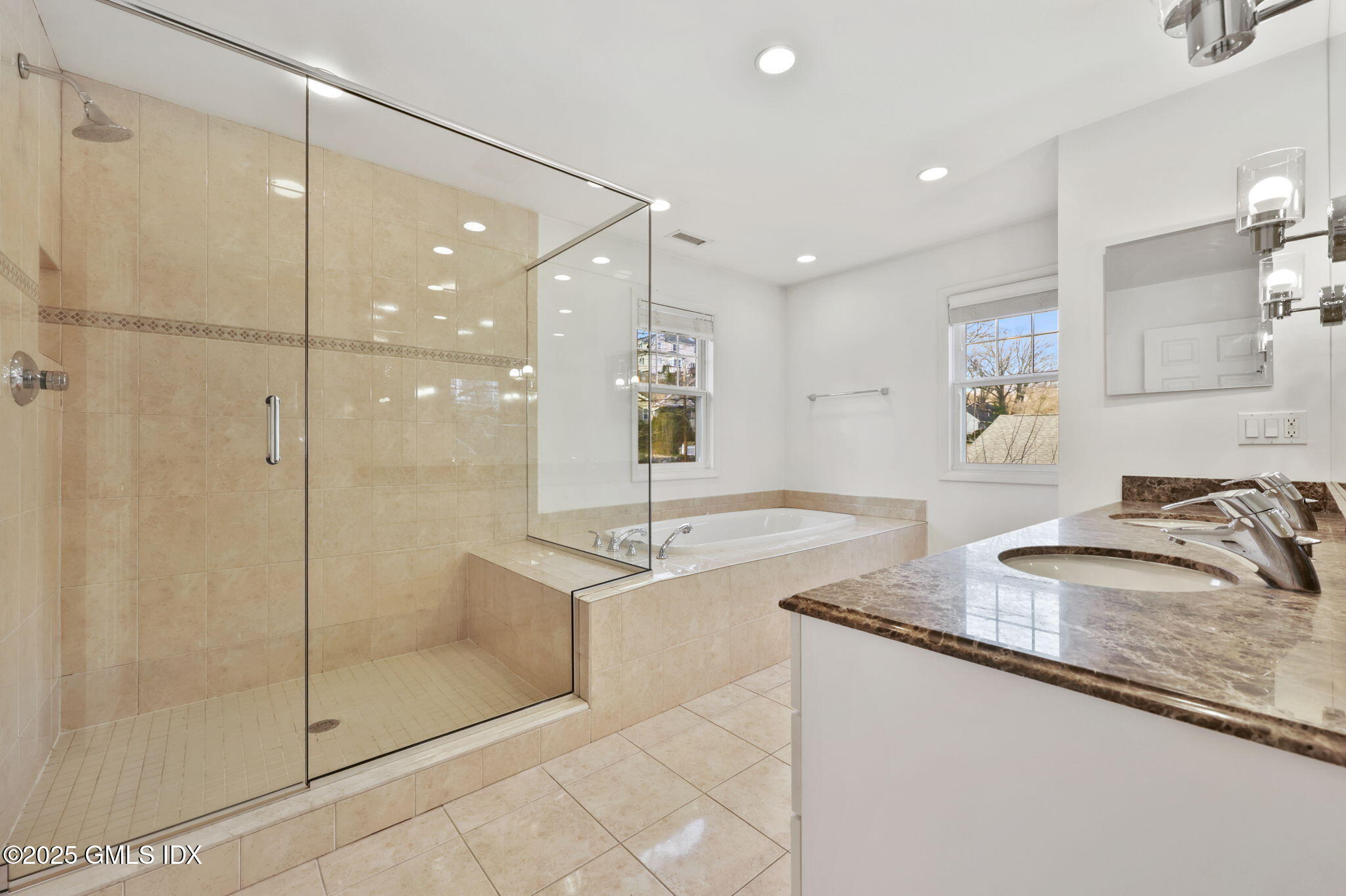 Old Greenwich, Connecticut 06870, United States, 4 Bedrooms Bedrooms, ,4 BathroomsBathrooms,Residential,Active,252810