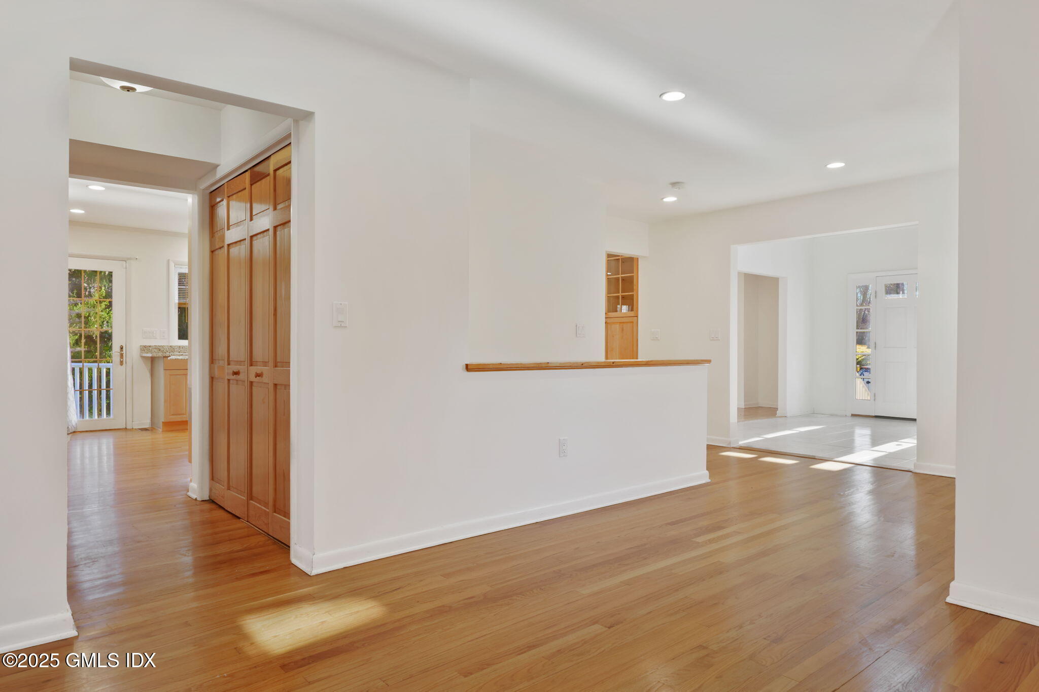 Old Greenwich, Connecticut 06870, United States, 4 Bedrooms Bedrooms, ,4 BathroomsBathrooms,Residential,Active,252810