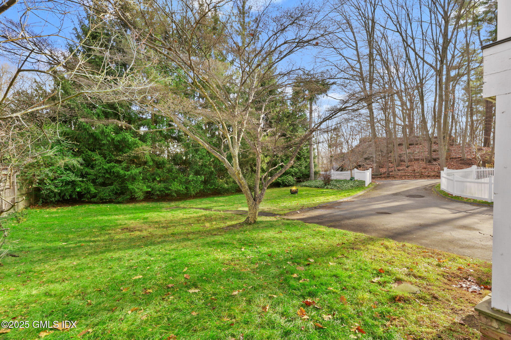 Old Greenwich, Connecticut 06870, United States, 4 Bedrooms Bedrooms, ,4 BathroomsBathrooms,Residential,Active,252810