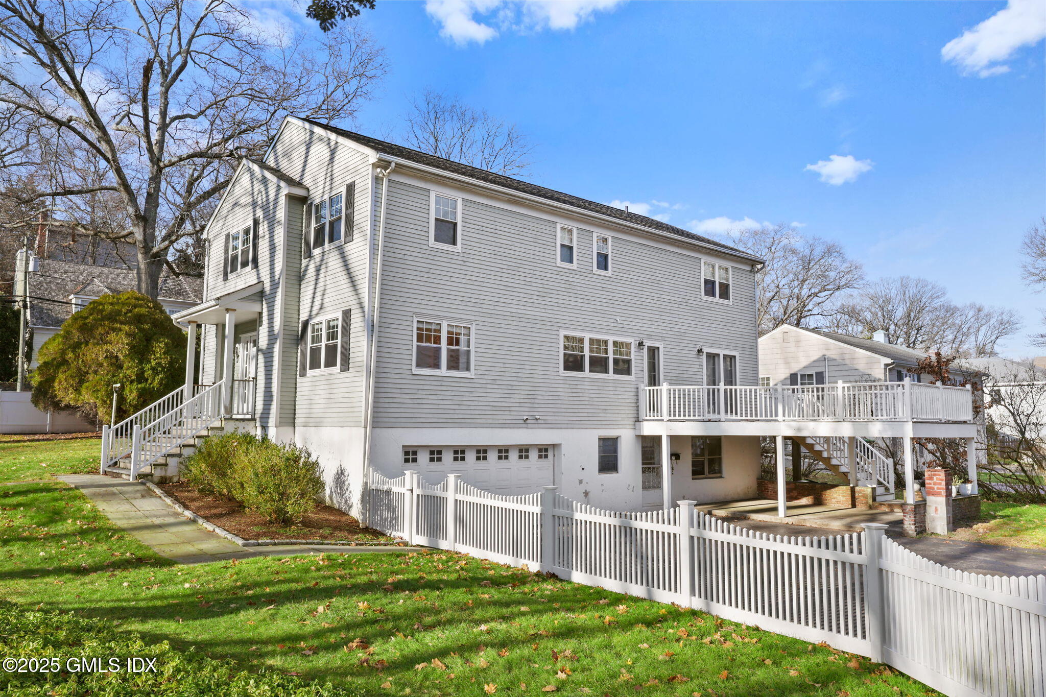 Old Greenwich, Connecticut 06870, United States, 4 Bedrooms Bedrooms, ,4 BathroomsBathrooms,Residential,Active,252810