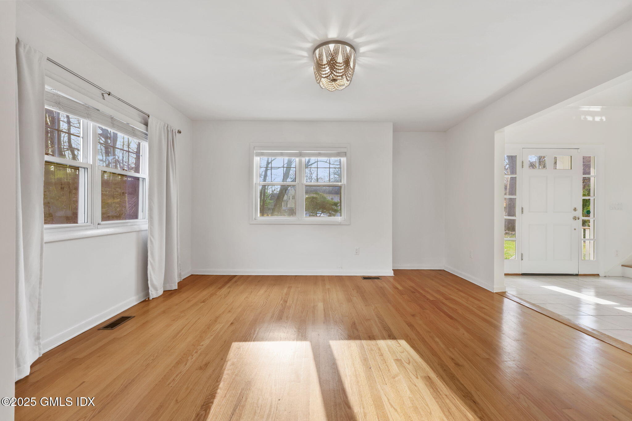 Old Greenwich, Connecticut 06870, United States, 4 Bedrooms Bedrooms, ,4 BathroomsBathrooms,Residential,Active,252810