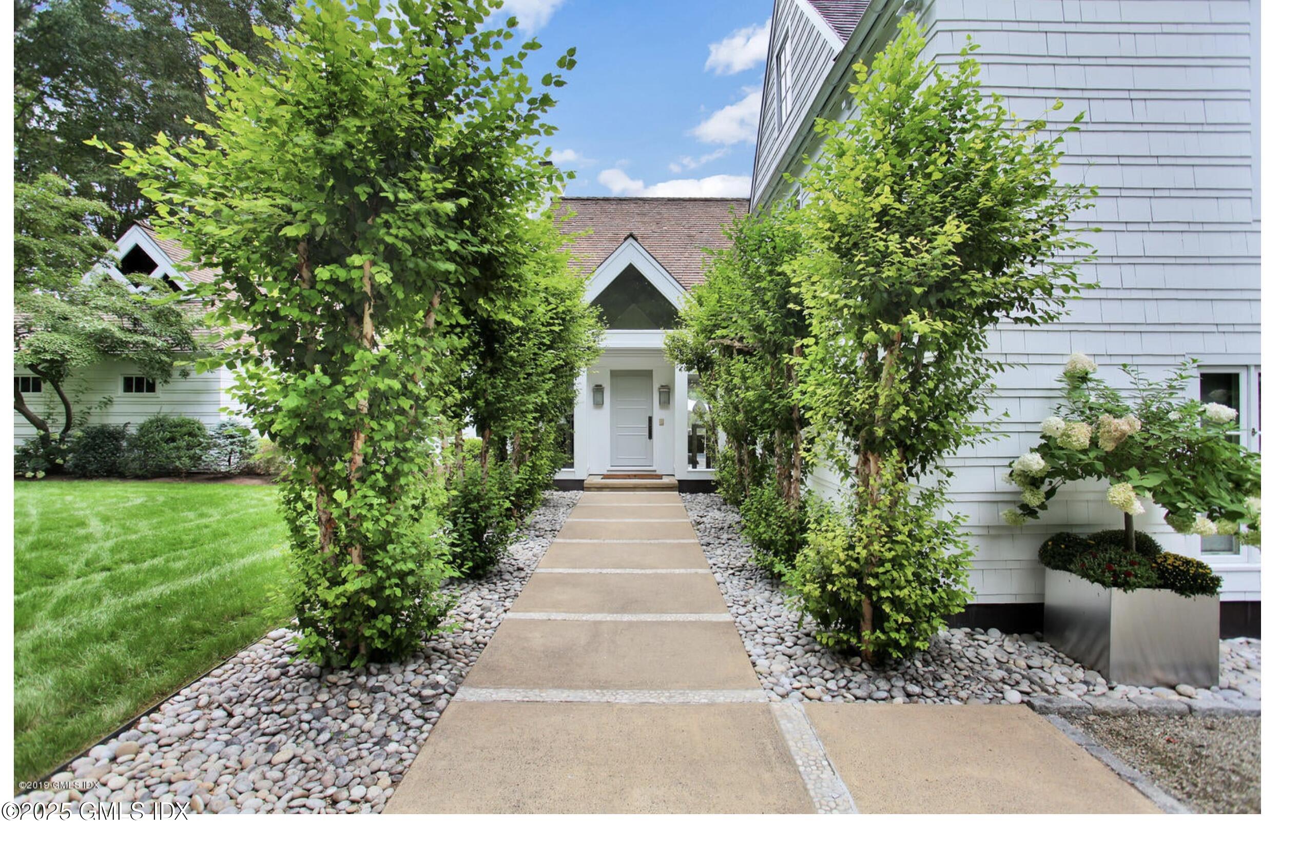 1 Partridge Hollow Road, Greenwich, Connecticut - 5 Bedrooms  
7.5 Bathrooms - 