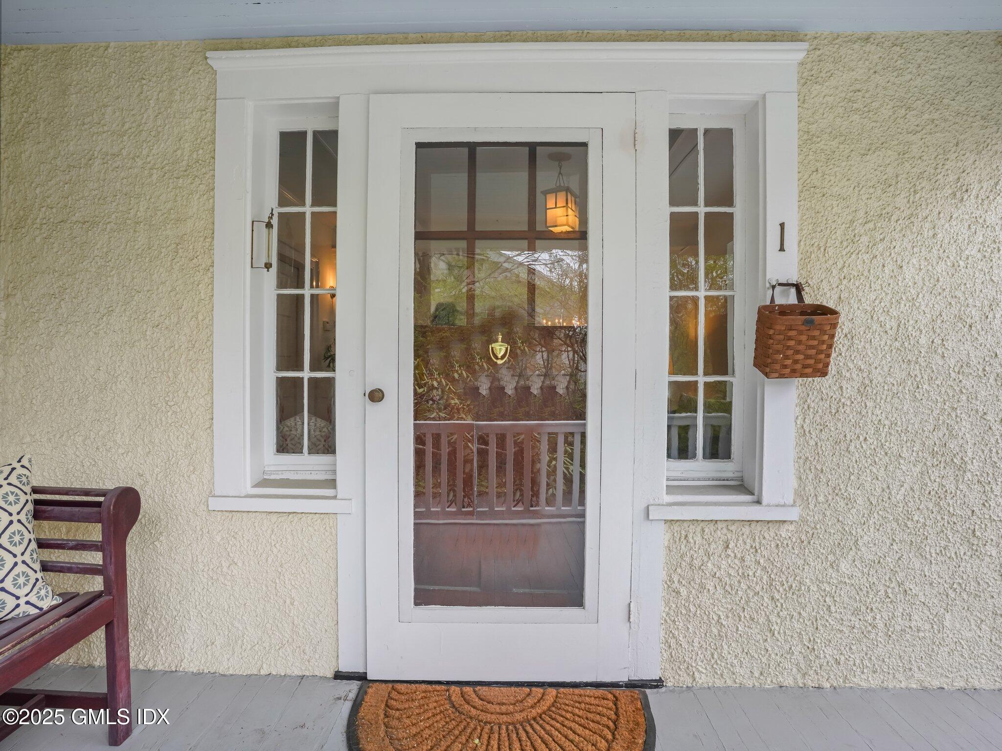 Cos Cob, Connecticut 06807, United States, 3 Bedrooms Bedrooms, ,2 BathroomsBathrooms,Residential,Pending,116001