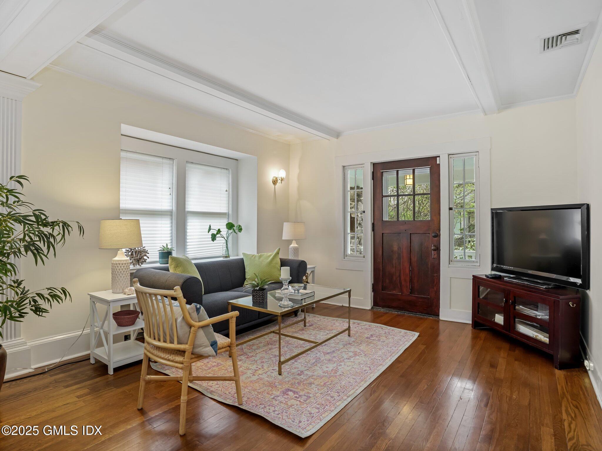 Cos Cob, Connecticut 06807, United States, 3 Bedrooms Bedrooms, ,2 BathroomsBathrooms,Residential,Pending,116001