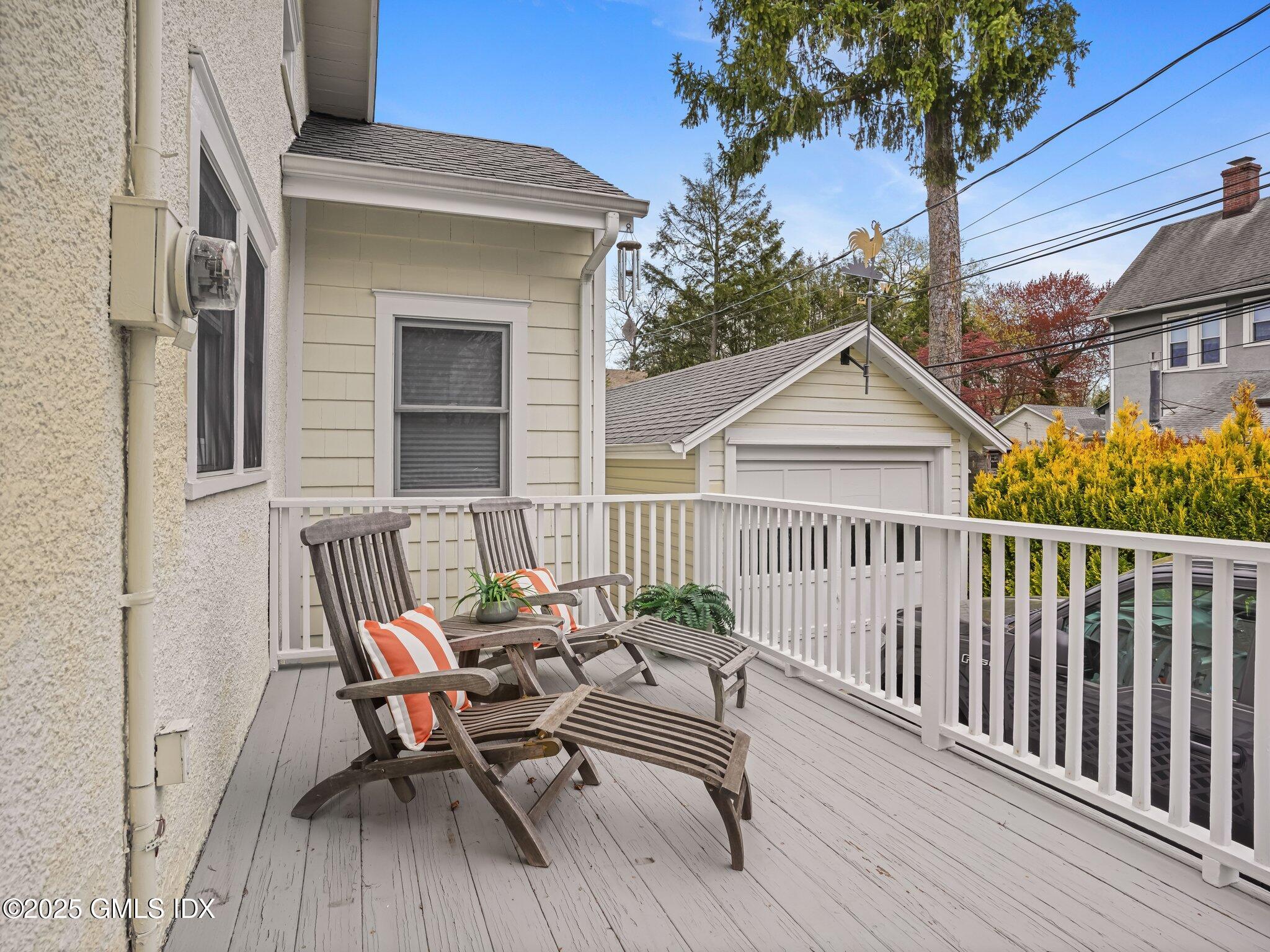 Cos Cob, Connecticut 06807, United States, 3 Bedrooms Bedrooms, ,2 BathroomsBathrooms,Residential,Pending,116001