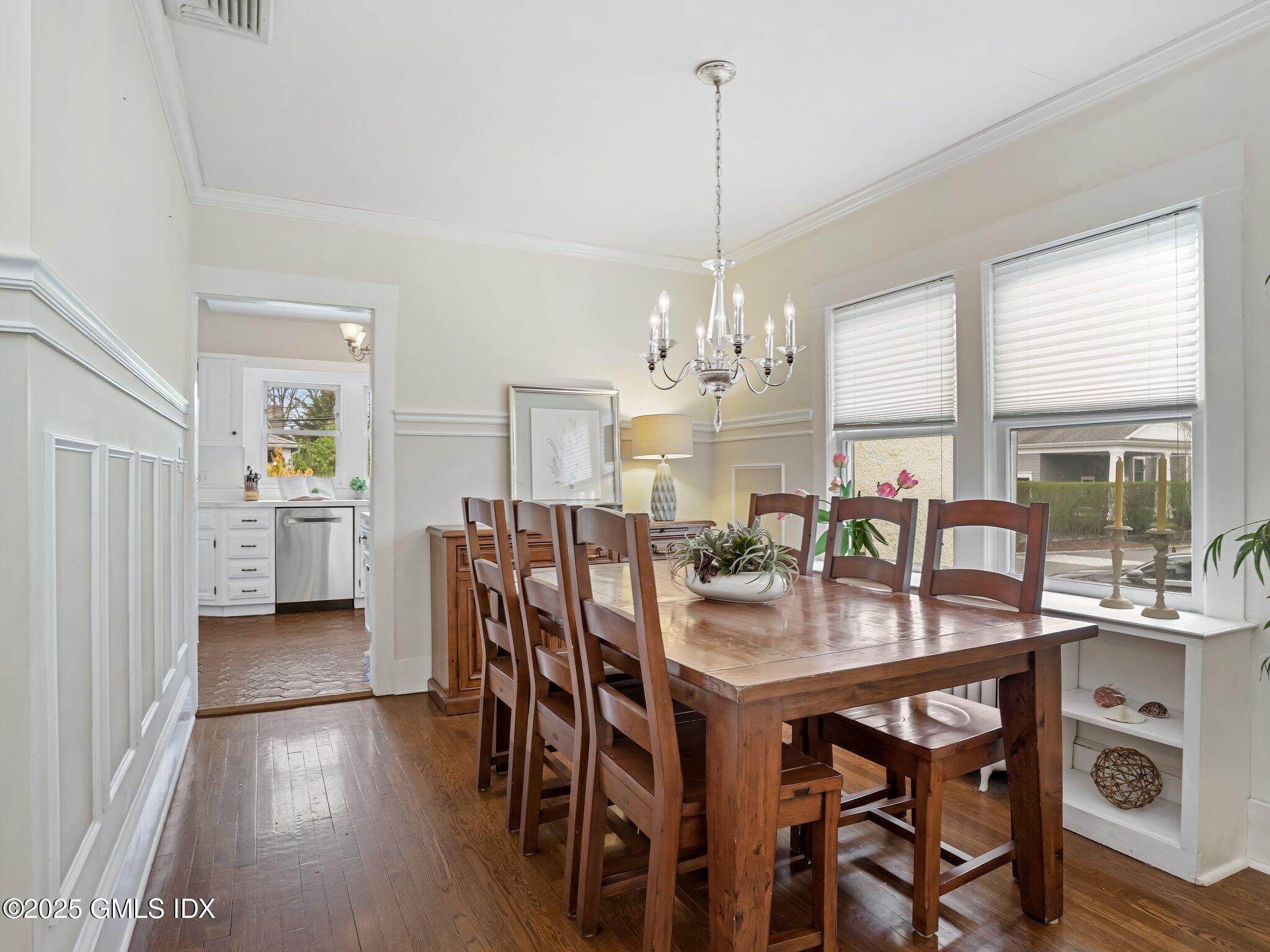 Cos Cob, Connecticut 06807, United States, 3 Bedrooms Bedrooms, ,2 BathroomsBathrooms,Residential,Pending,116001