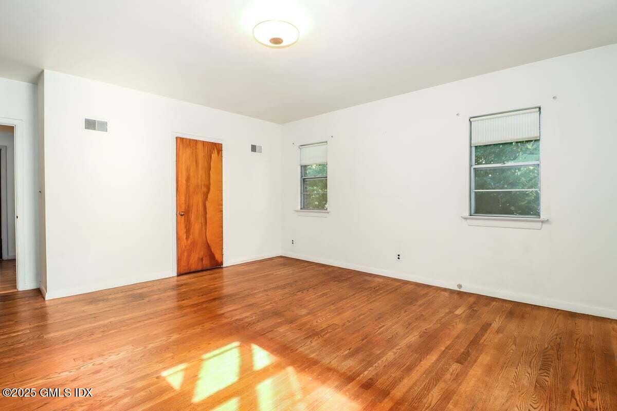 Greenwich, Connecticut 06831, United States, 3 Bedrooms Bedrooms, ,4 BathroomsBathrooms,Residential,Active,224946