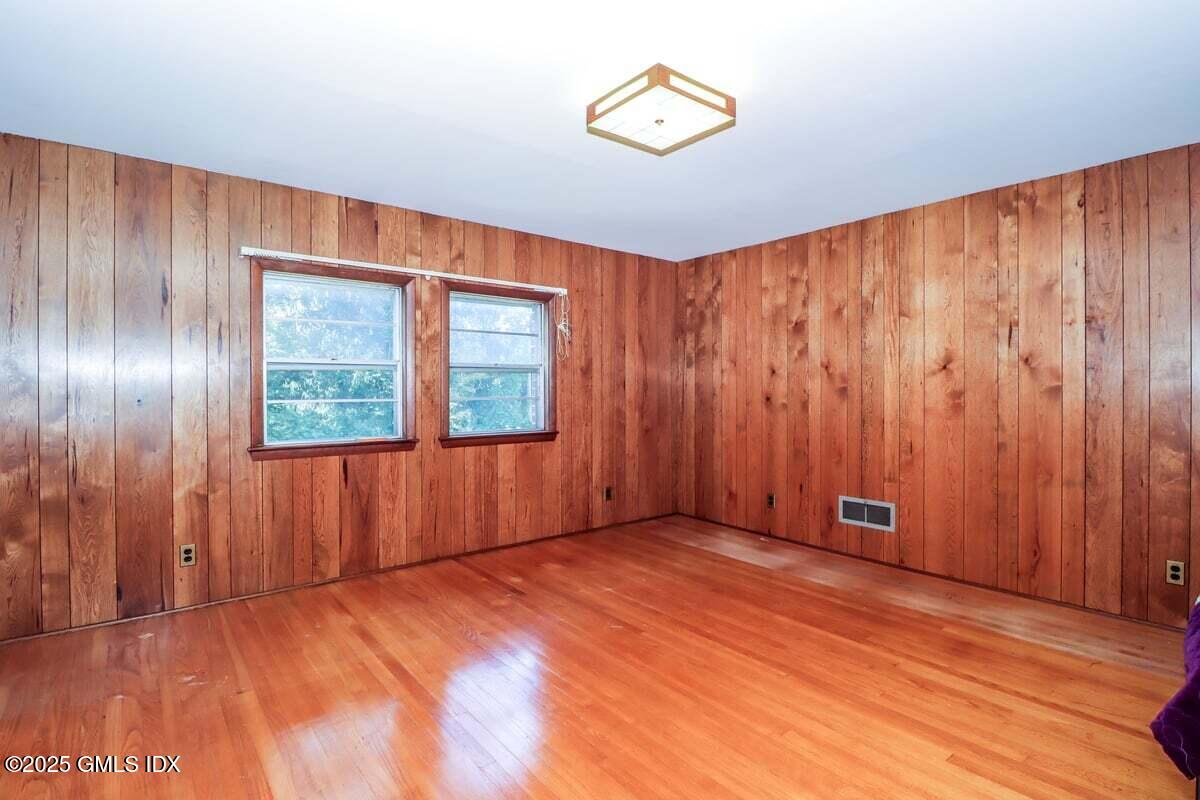 Greenwich, Connecticut 06831, United States, 3 Bedrooms Bedrooms, ,4 BathroomsBathrooms,Residential,Active,224946