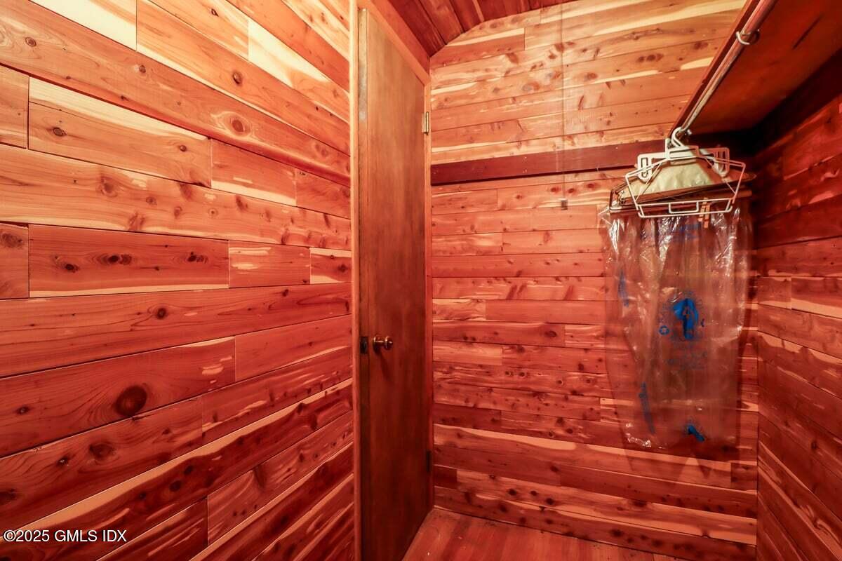 Greenwich, Connecticut 06831, United States, 3 Bedrooms Bedrooms, ,4 BathroomsBathrooms,Residential,Active,224946