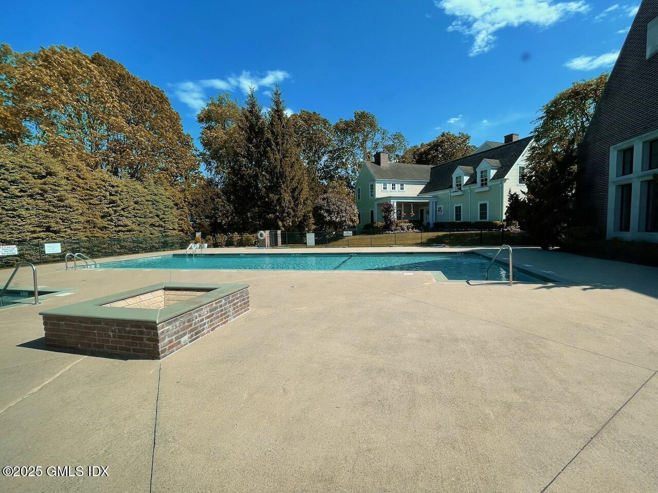 77 Havemeyer Lane, Stamford, Connecticut - 4 Bedrooms  
4 Bathrooms - 