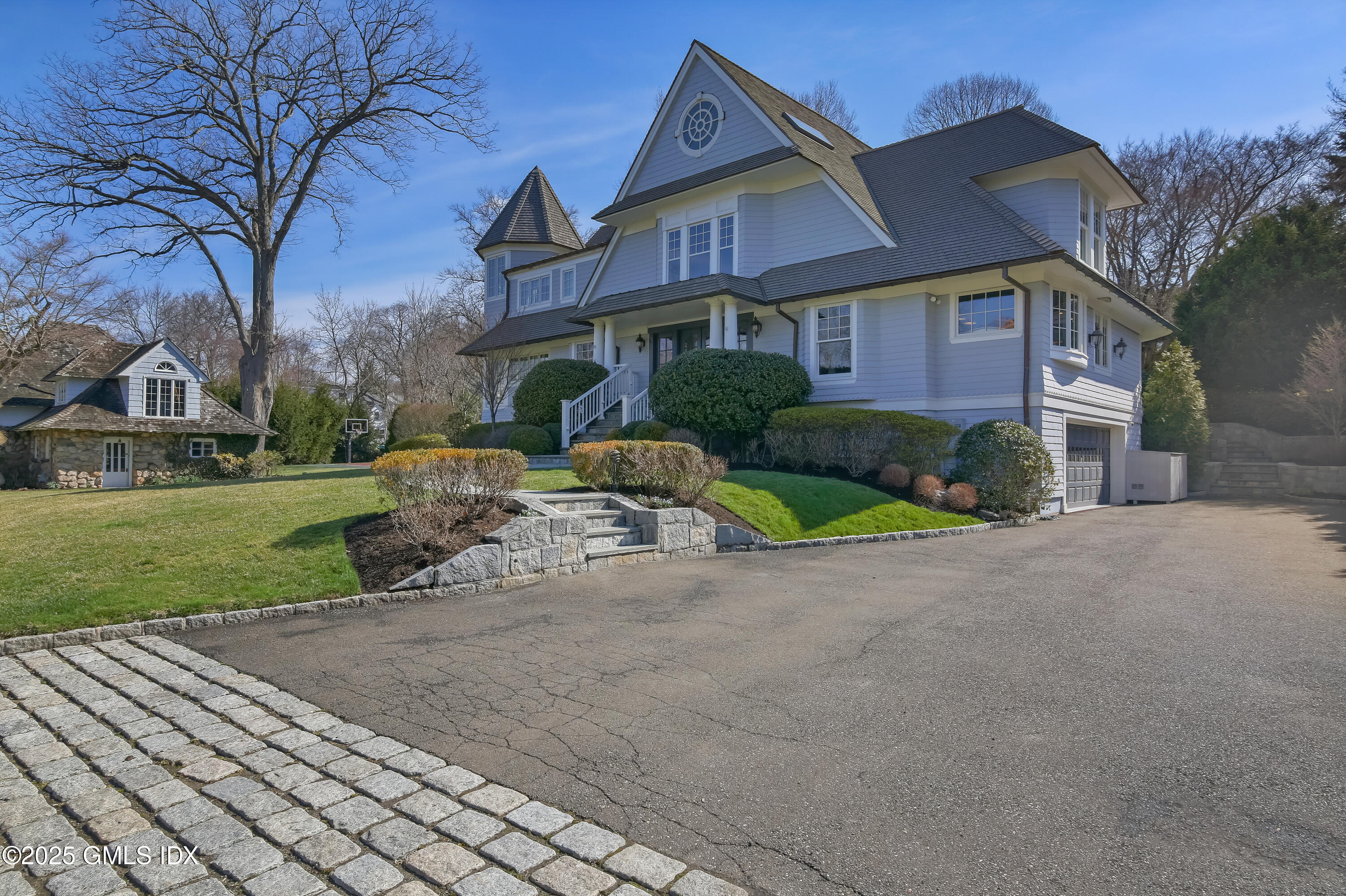 26 Glen Avon Drive, Riverside, Connecticut - 6 Bedrooms  
6 Bathrooms - 