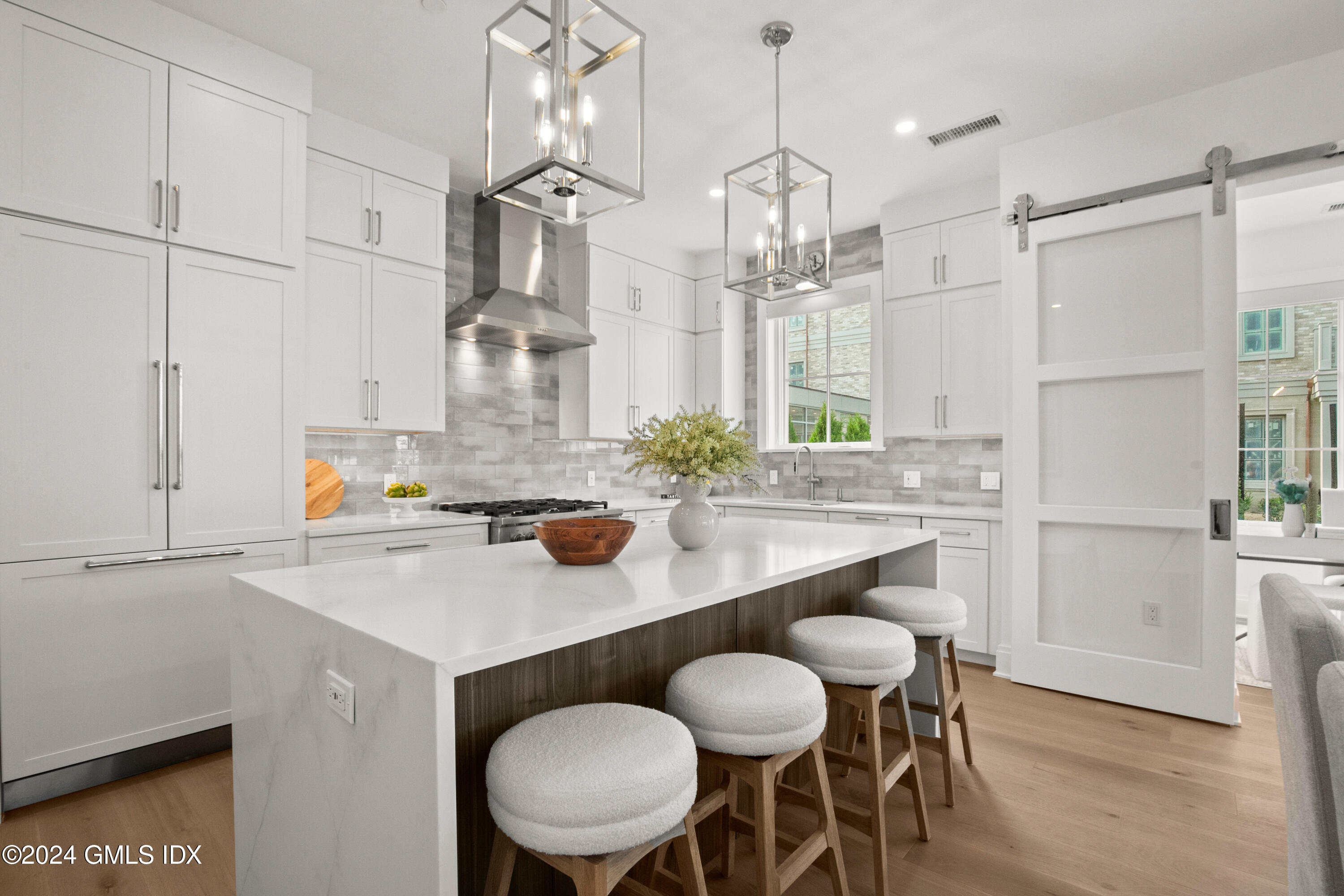 Greenwich, Connecticut 06830, United States, 2 Bedrooms Bedrooms, ,2 BathroomsBathrooms,Residential,Active,34524