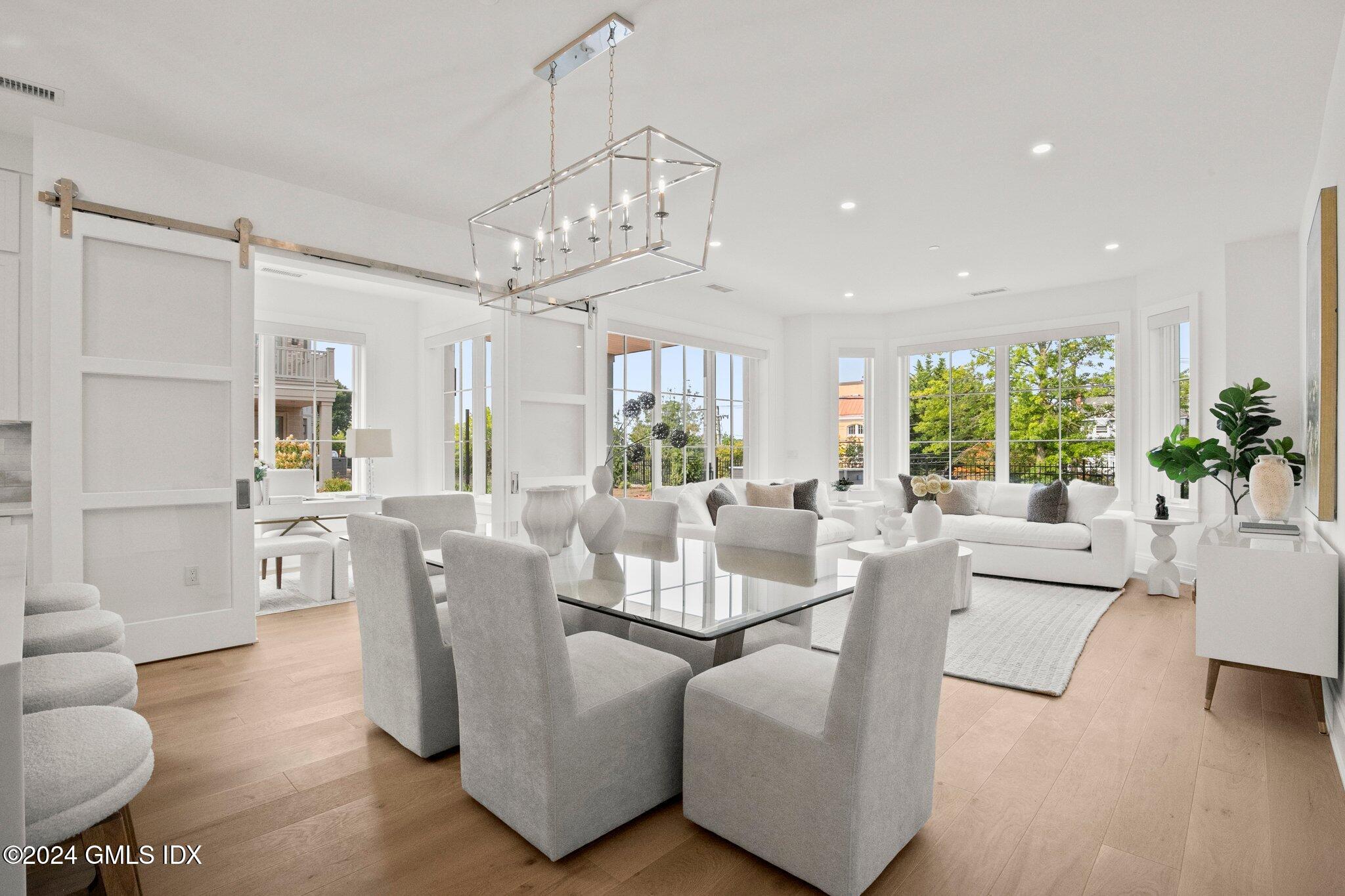 Greenwich, Connecticut 06830, United States, 2 Bedrooms Bedrooms, ,2 BathroomsBathrooms,Residential,Active,34524