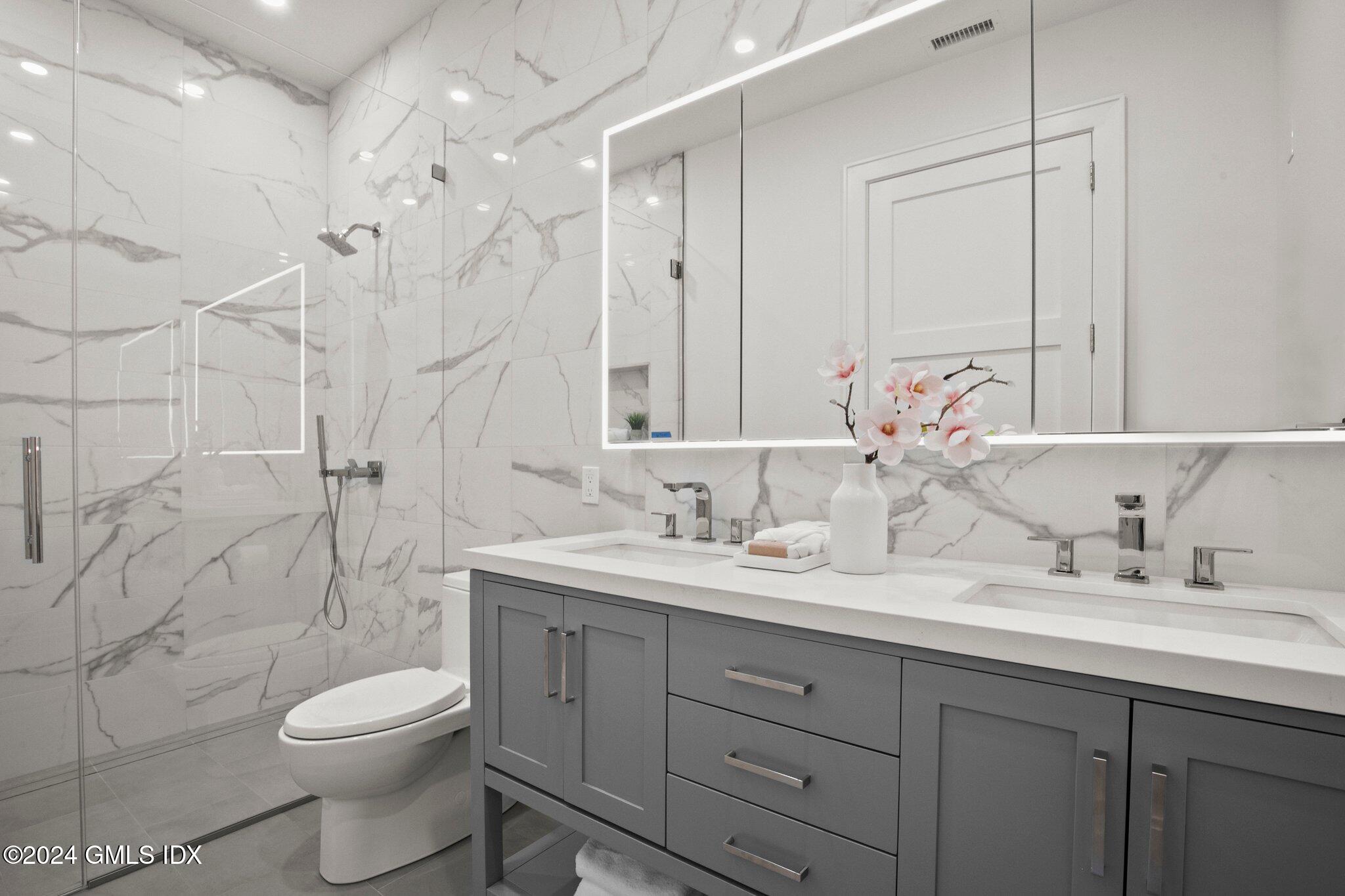 Greenwich, Connecticut 06830, United States, 2 Bedrooms Bedrooms, ,2 BathroomsBathrooms,Residential,Active,34524