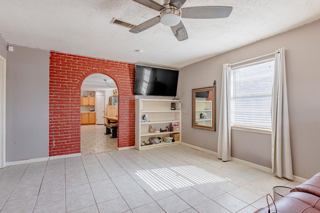 1304 Lynn Ave, Midland, Texas image 8
