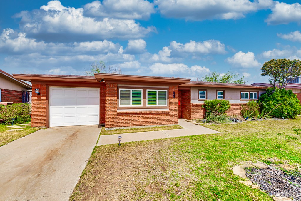 2637 E 11th St, Odessa, Texas image 2
