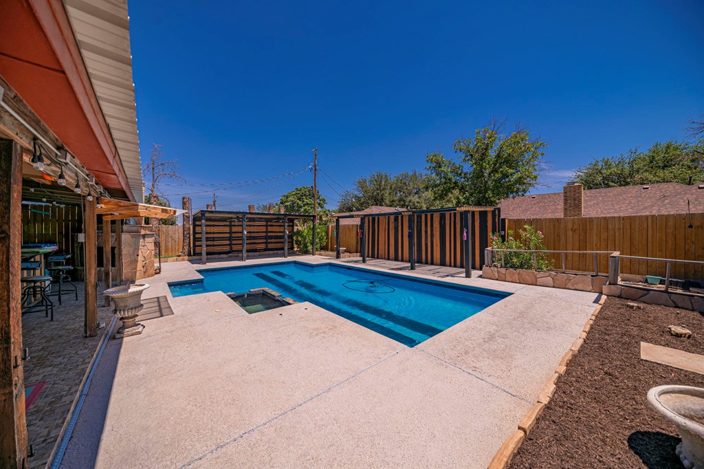 2827 Moss Ave, Midland, Texas image 35