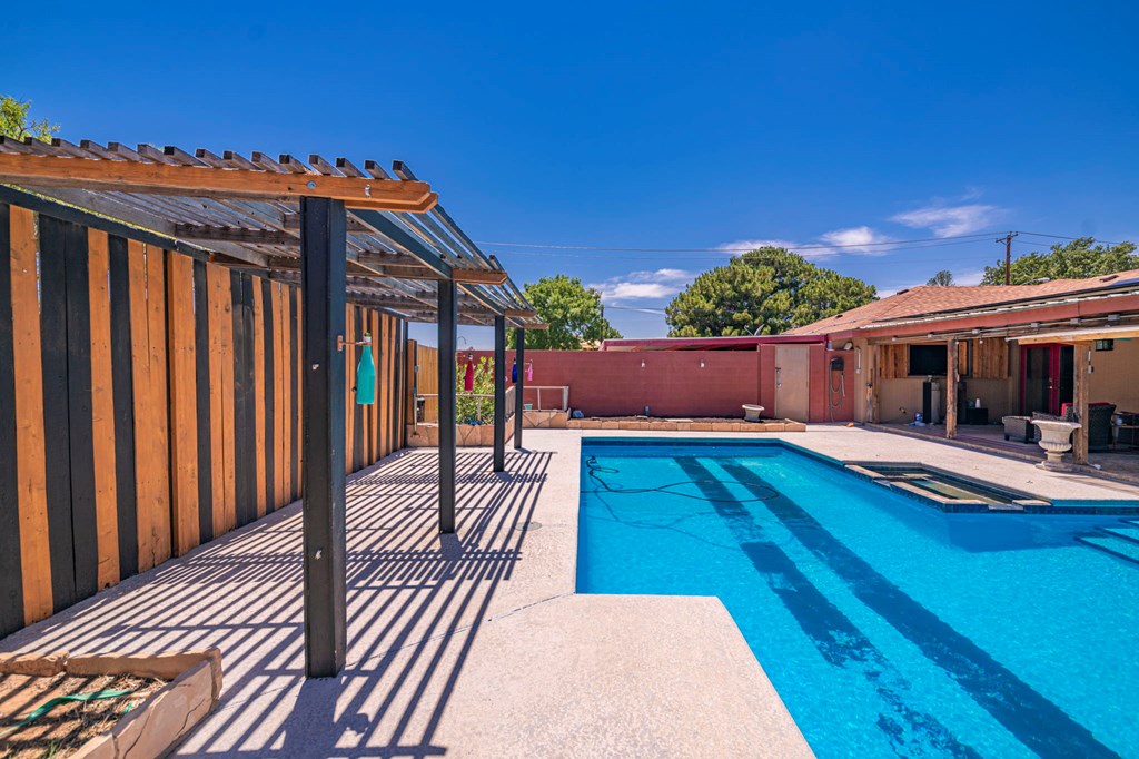 2827 Moss Ave, Midland, Texas image 32