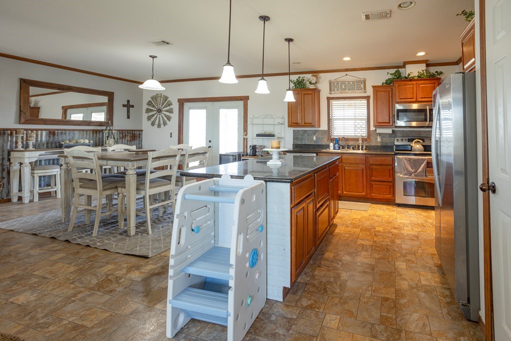 5565 E Poppy Dr, Gardendale, Texas image 11