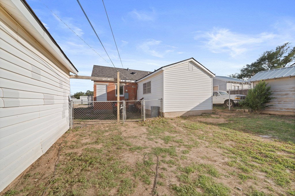 709 E 14th St, Big Spring, Texas image 15