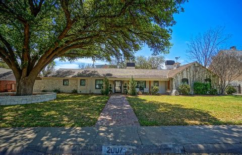 Homes For Sale - 2007 Shell Ave<br/> Midland, TX 79705