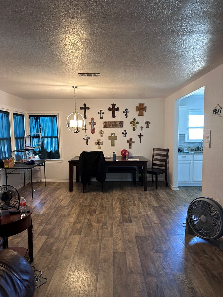 700 NE 2nd St, Andrews, Texas image 4