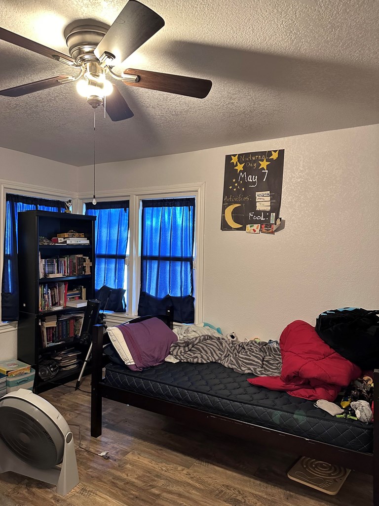 700 NE 2nd St, Andrews, Texas image 3