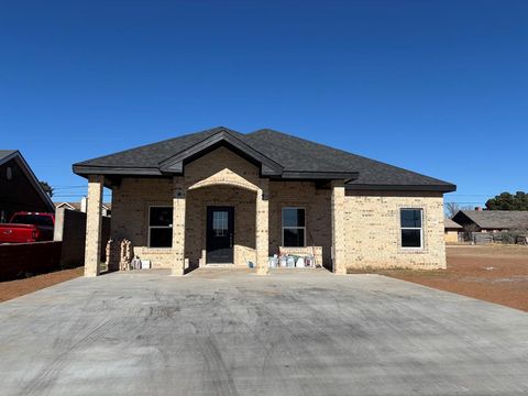 Homes For Sale - 1407 E Nobles Ave<br/> Midland, TX 79701