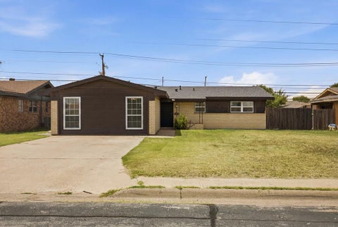 Homes For Sale - 4612 W Illinois Ave<br/> Midland, TX 79703