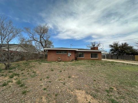 Homes For Sale - 2204 Carl St<br/> Big Spring, TX 79720