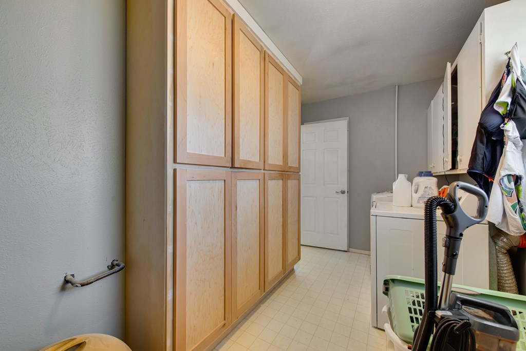 2817 W Shandon Ave, Midland, Texas image 27